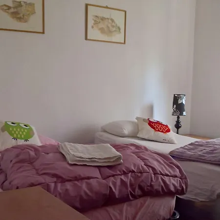 Bed In Πανσιόν 3*