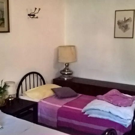 Bed In Πανσιόν
