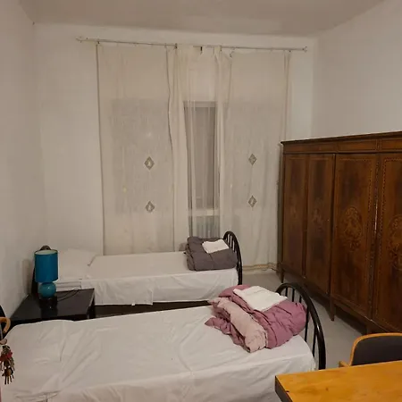 Bed In Πανσιόν 3*