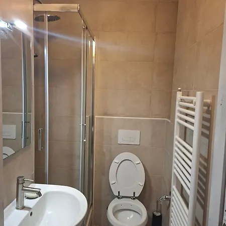 Bed In Πανσιόν