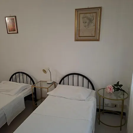 Гостьовий будинок Bed In Сієна