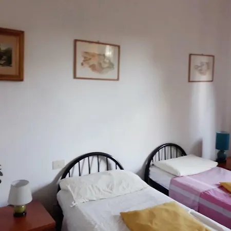 Bed In Πανσιόν Σιένα