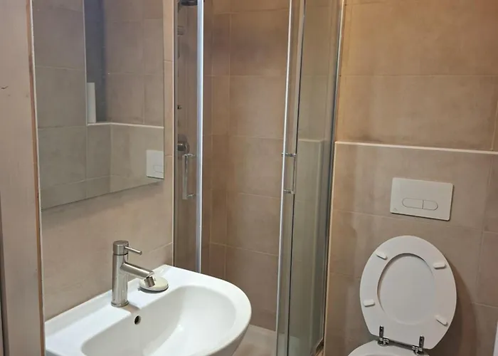 Bed In 3* سيينا