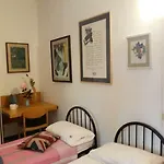 Bed In Сиена