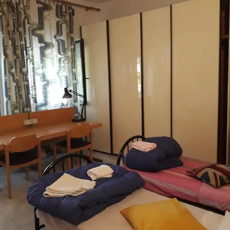 Bed In 3* سيينا