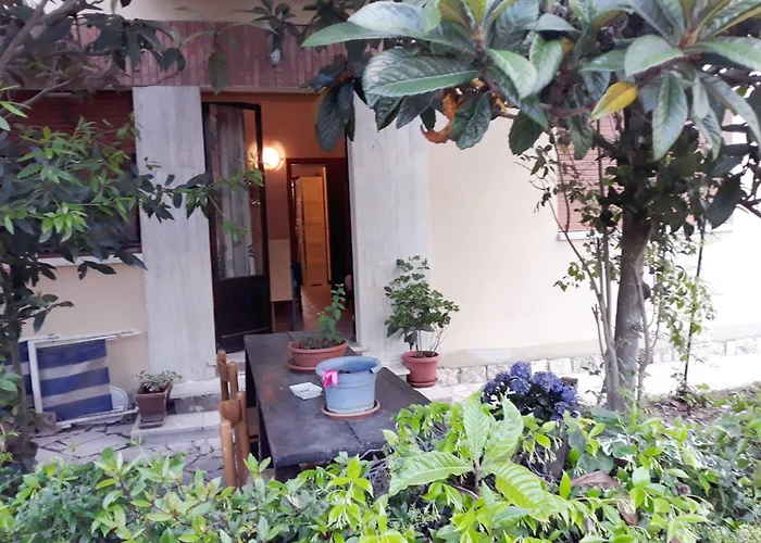 Πανσιόν Bed In 3*